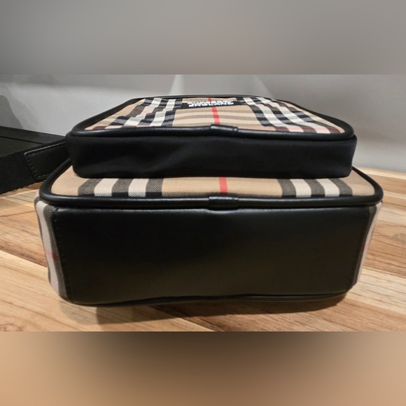 BURBERRY Beige Freddie Messenger Bag In Archive Beige - Picture 9 of 16